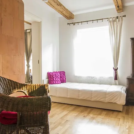 Theodori House * פארנו